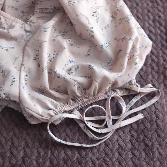 Pretty Little Thing Floral Crop Too NWT Size 16 - Picture 5 of 5